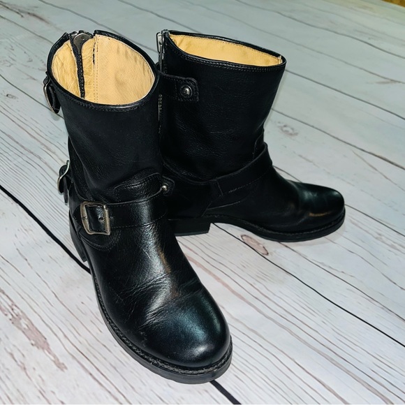 Frye Veronica Back Zip Black Leather Short Moto Boots size 6 - Picture 10 of 12